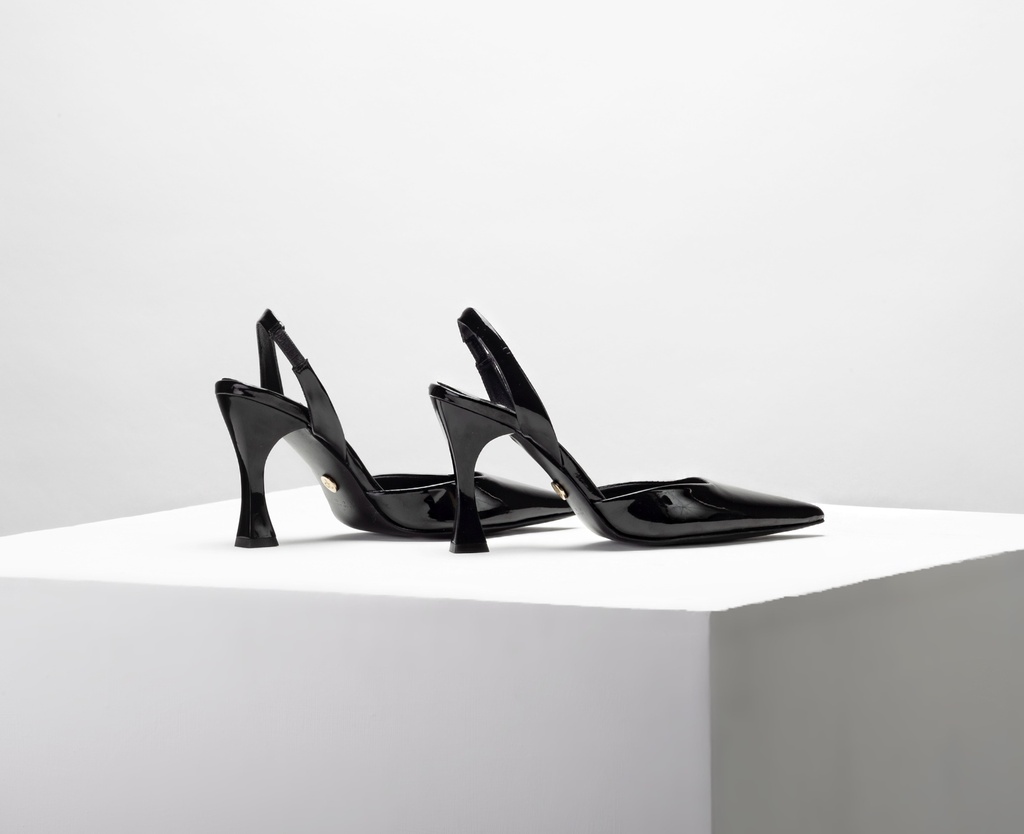 VICTORIA 1046  CHAROL NEGRO