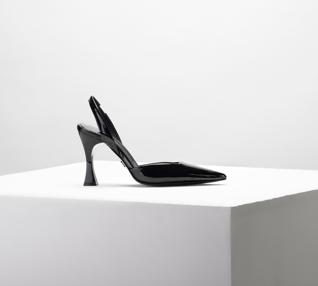 VICTORIA 1046  CHAROL NEGRO