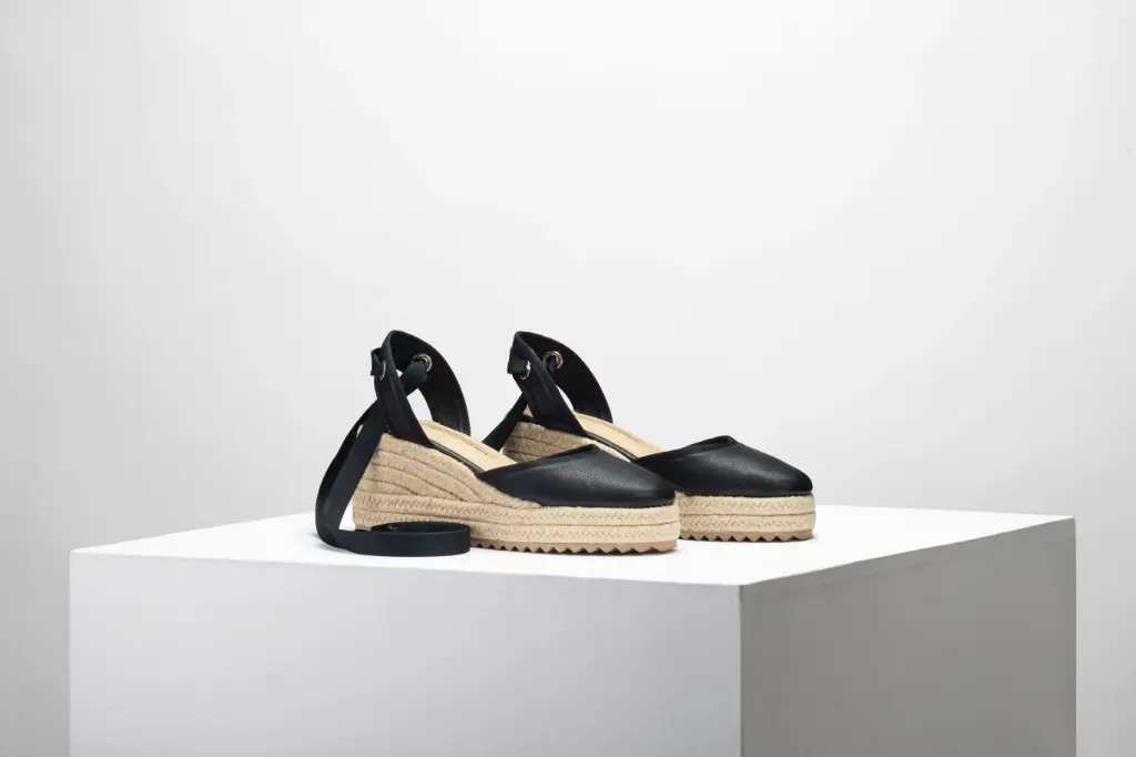 LORE 1423 PIEL NEGRO 