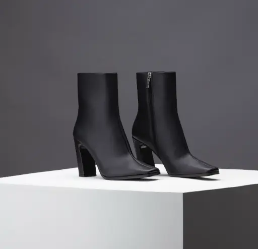 VENETO 1323 PIEL NEGRA